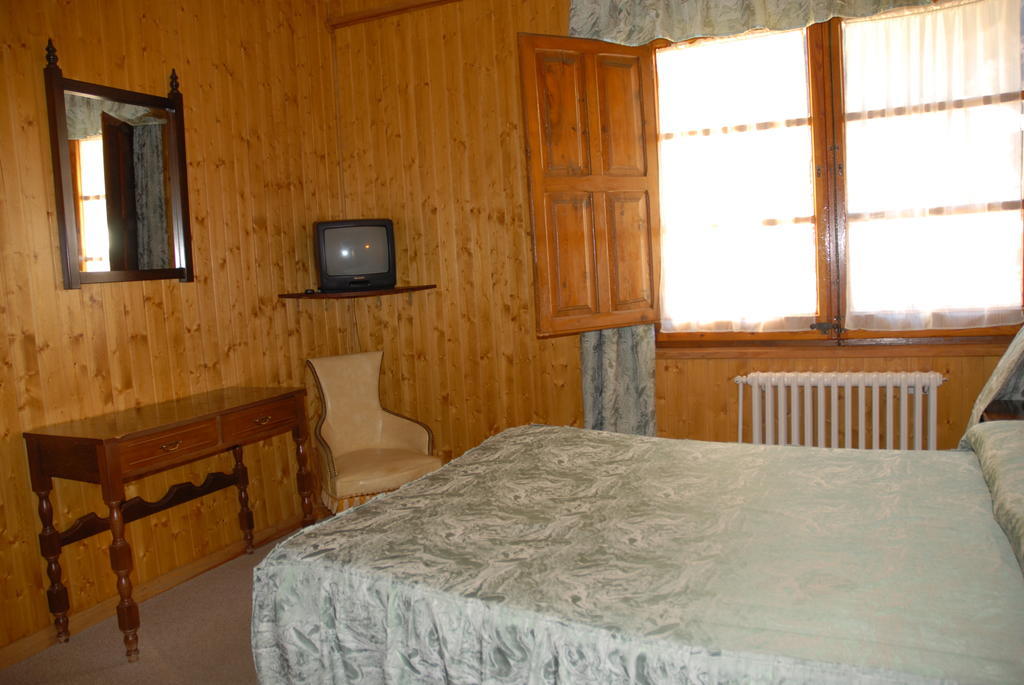 Hotel Europa Les Cameră foto