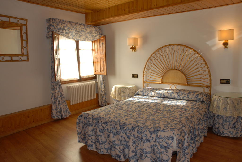 Hotel Europa Les Cameră foto
